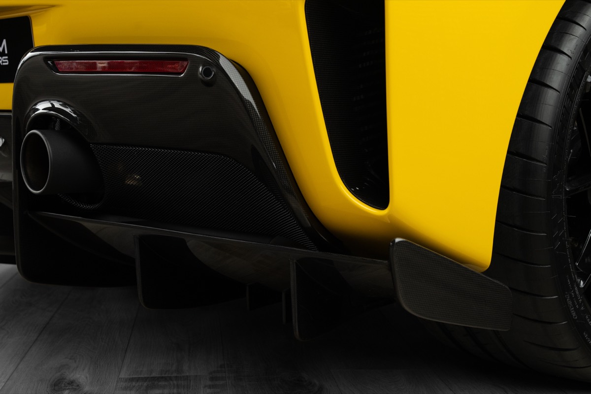 Used 2020 Ferrari 488 Pista — Yellow for Sale in Dubai — gallery photograph 7