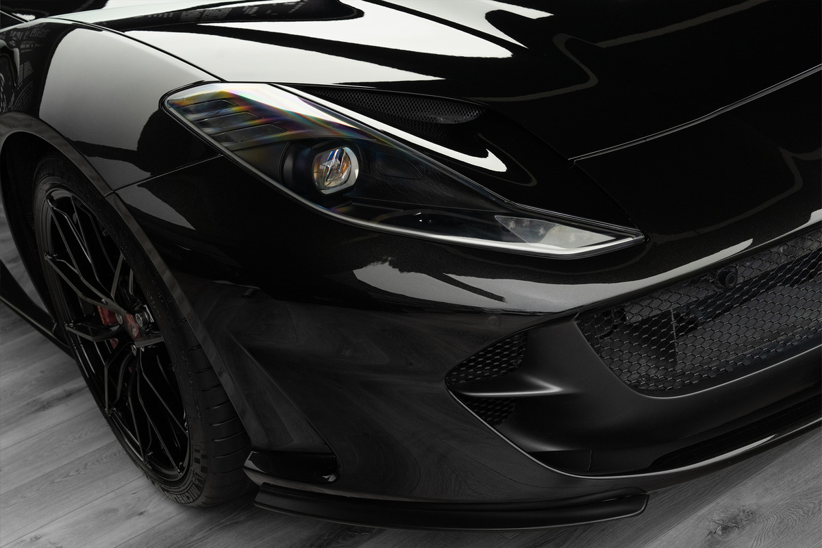 Used 2019 Ferrari 812 Superfast — Black for Sale in Dubai — gallery photograph 7