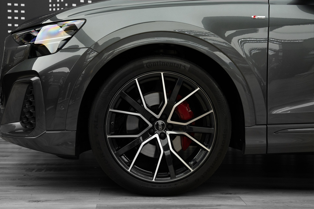 Used 2025 Audi Q8 55 TFSI quattro S line — Grey for Sale in Dubai — gallery photograph 6