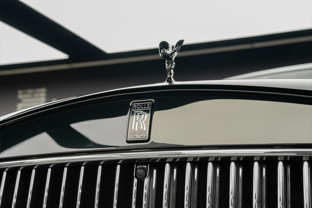 Used 2025 Rolls-Royce Cullinan Black Badge — Black for Sale in Dubai — gallery photograph 15