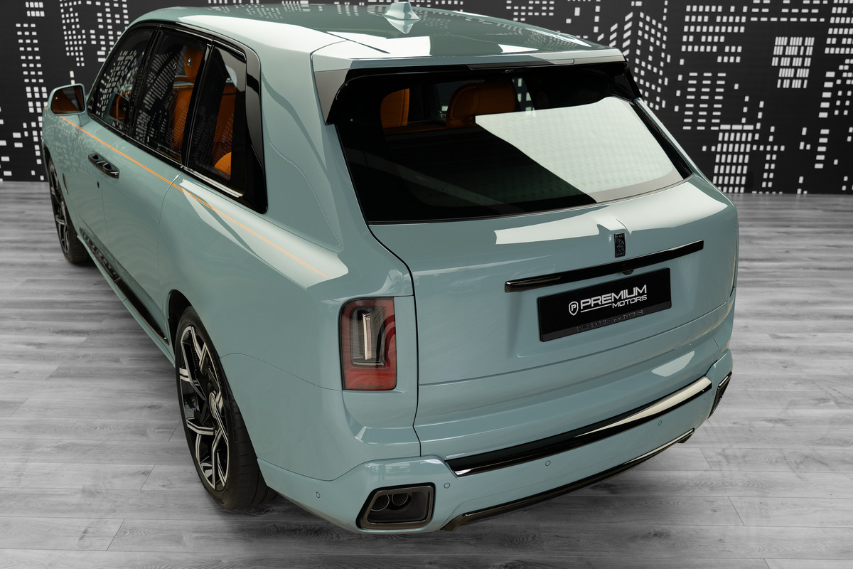 2026 Rolls-Royce Cullinan Black Badge — Blue for Sale in Dubai — gallery photograph 8