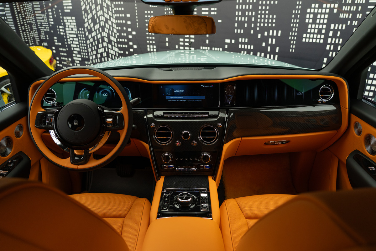 2026 Rolls-Royce Cullinan Black Badge — Blue for Sale in Dubai — gallery photograph 9