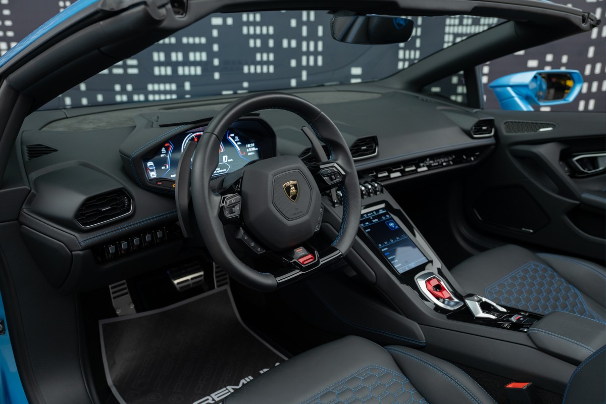 Used 2024 Lamborghini Huracán EVO Spyder — Blue for Sale in Dubai — gallery photograph 13