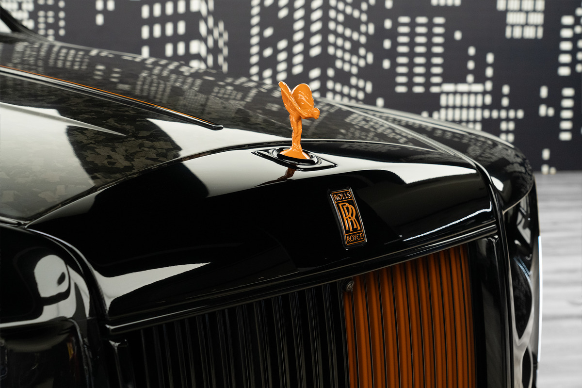 Used 2023 Rolls-Royce Phantom EWB — Mansory Diamond — Black for Sale in Dubai — gallery photograph 7
